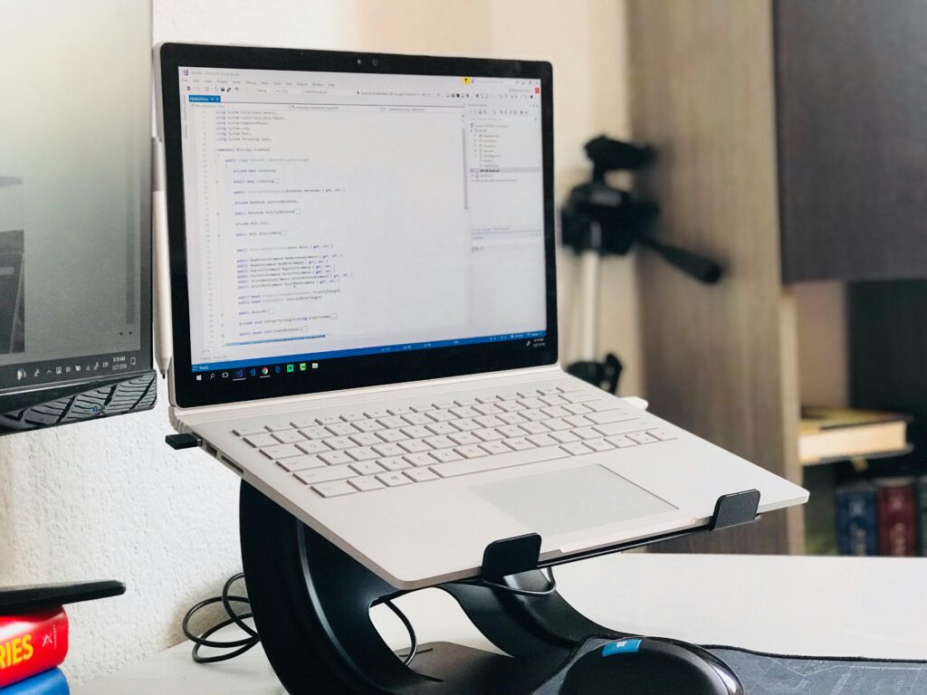 8 React Development Companies: Accelerate Your Build with GraphQL and Caching